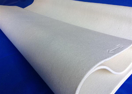 China Polyester 260 Degree White Color Sanforizing Needle Felt For Sanforizing Machine supplier