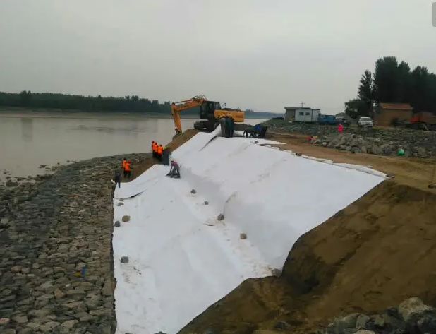 Polyethelene Nonwoven Geotextile Fabric 5.8m For Roads Isolation 1