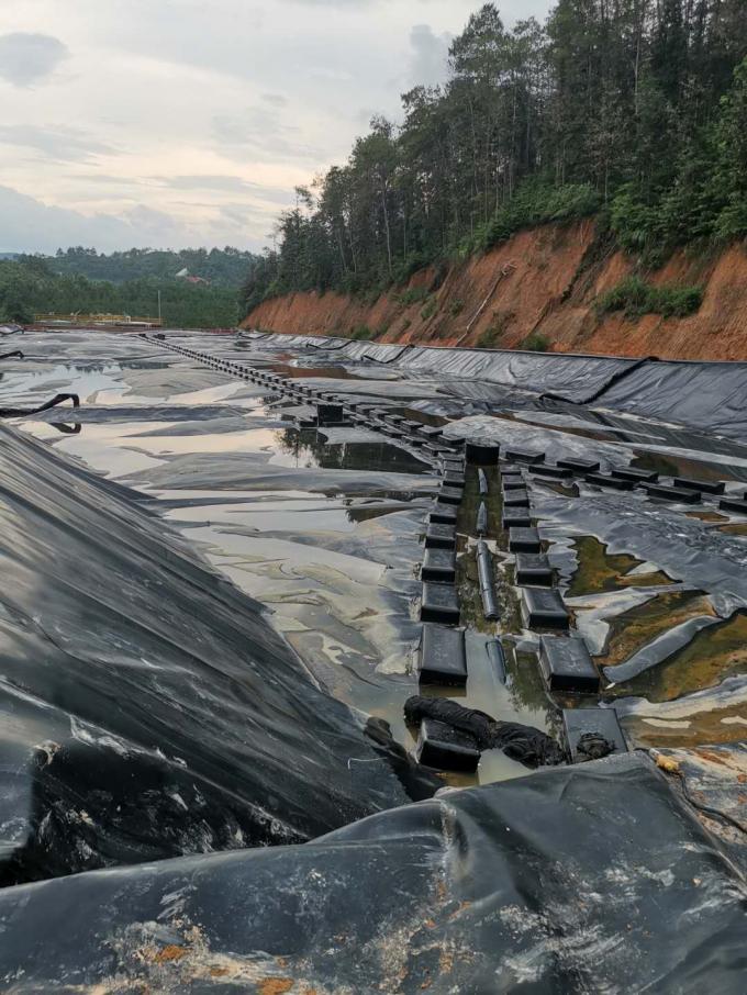 Black Geosynthetic Bituminous Geomembrane Hdpe Lining For Ponds 2mm ...